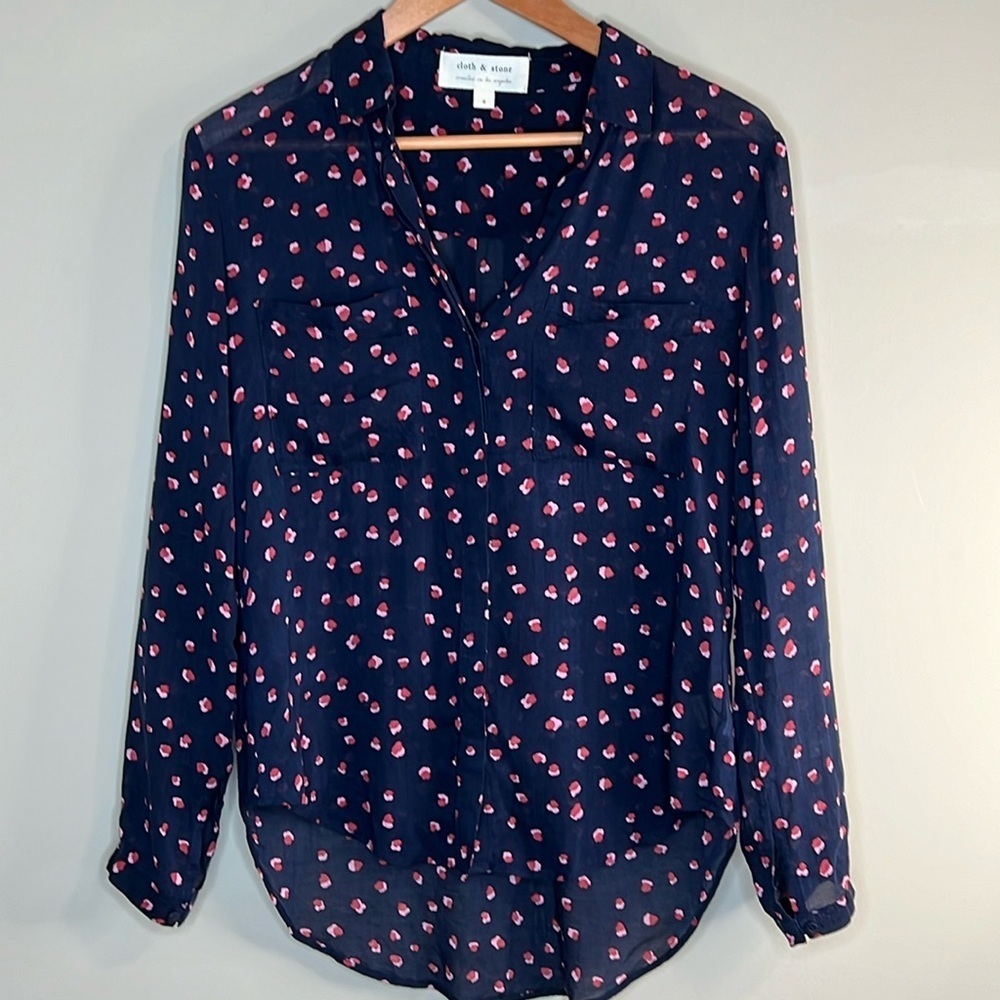 Cloth & Stone from Evereve sheer long sleeve button up front, collared blouse